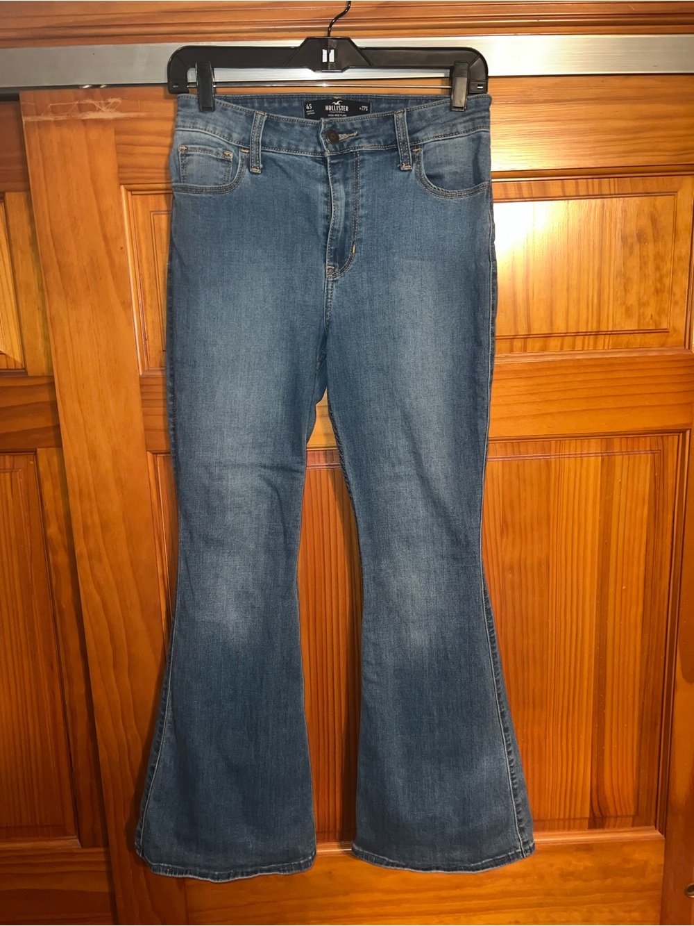 Hollister Medium Blue High Rise Flare Jeans size 4 Short